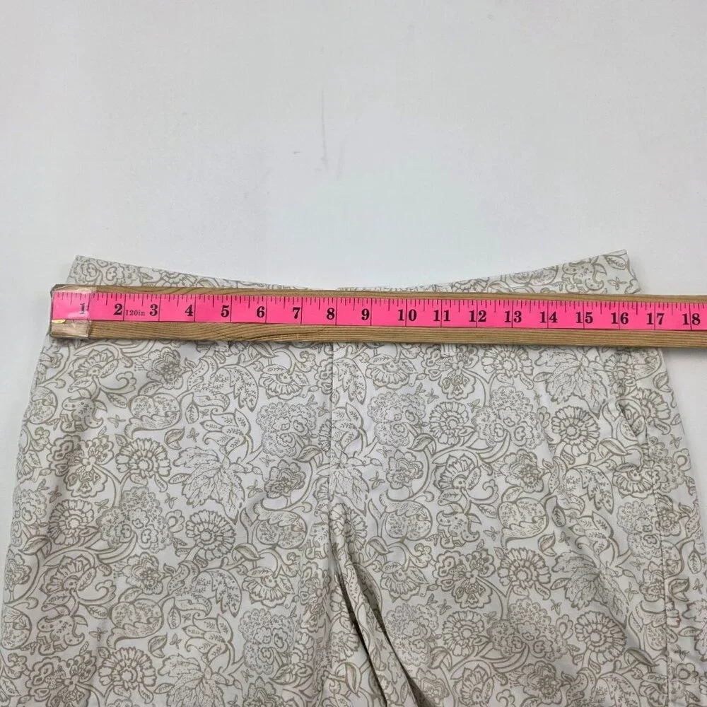 Old Navy Chino Floral Shorts 100% Cotton Womens Size 4 Beige‎ White Mid Rise